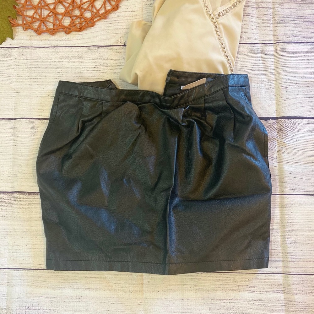 Lola Black like leather skirt with pockets